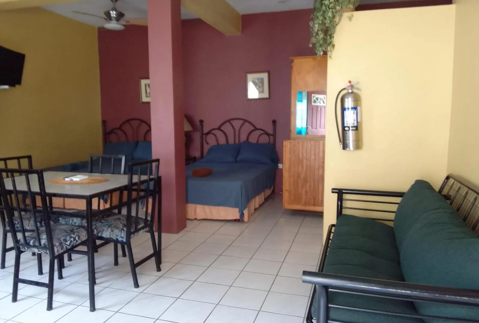 Guest house Papa B'S Inn Carnbee Village Trinidad And Tobago