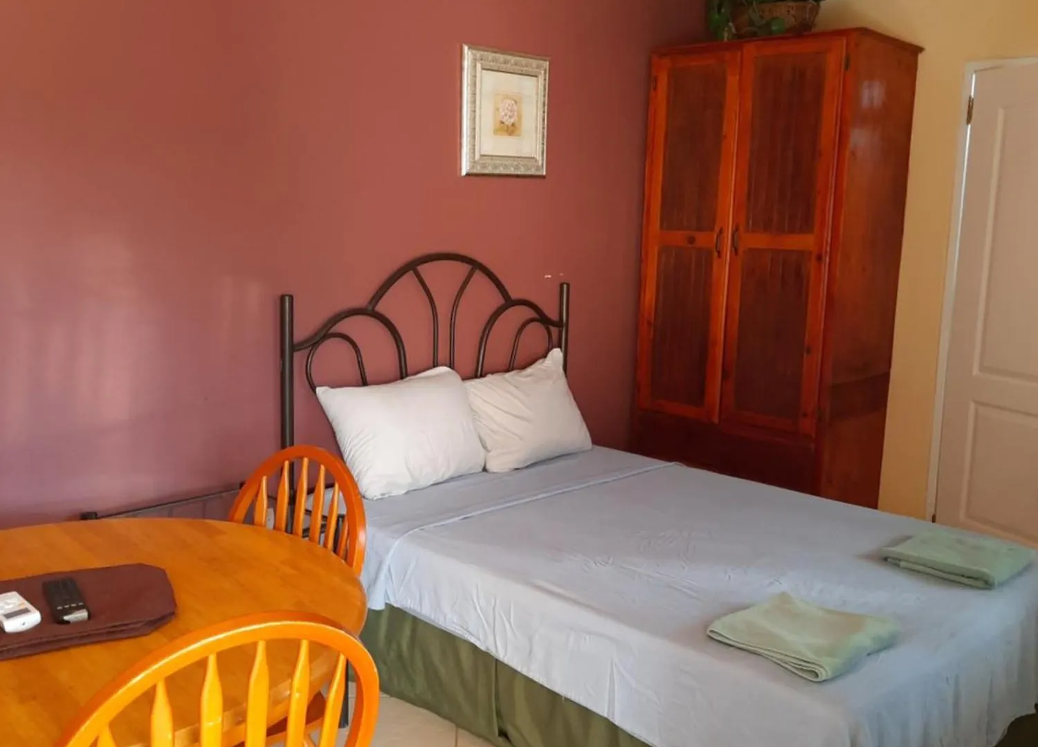 Guest house Papa B'S Inn Carnbee Village